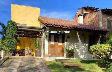 Imagem: A casa em condomínio possui 3 Dormitórios, 2 Banheiros, 2