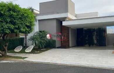 Imagem: A casa em condomínio possui 3 Dormitórios, 3 Banheiros, 4