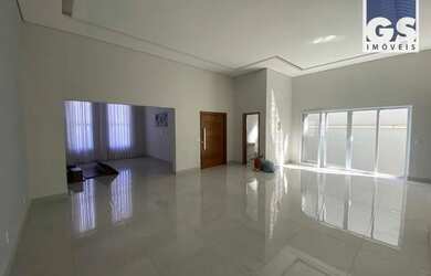 Imagem: A casa em condomínio possui 4 Dormitórios, 4 Banheiros, 4