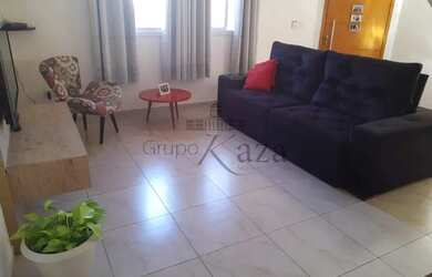 Imagem: A casa possui 3 Dormitórios, 3 Banheiros, 2 Vagas na garagem