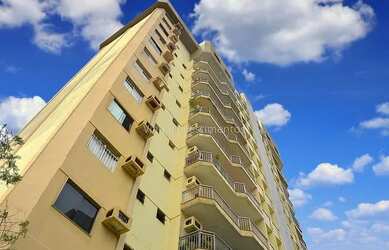 Imagem: O apartamento possui 3 Dormitórios, 2 Banheiros, 2 Vagas na