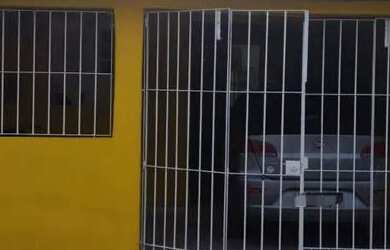 Imagem: A casa possui 2 Dormitórios, 1 Banheiro, 1 Vaga na garagem