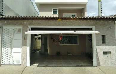 Imagem: A casa possui 3 Dormitórios, 2 Banheiros, 2 Vagas na garagem