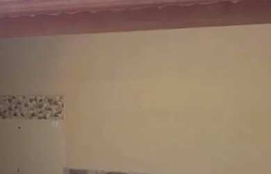 Imagem: A casa possui 3 Dormitórios, 2 Banheiros, 1 Vaga na garagem