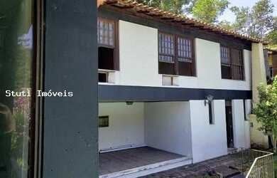 Imagem: A casa possui 3 Dormitórios, 4 Banheiros, 5 Vagas na garagem