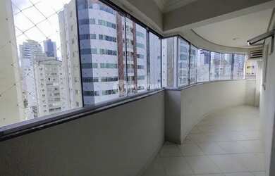 Imagem: O apartamento possui 3 Dormitórios, 1 Banheiro, 1 Vaga na garagem