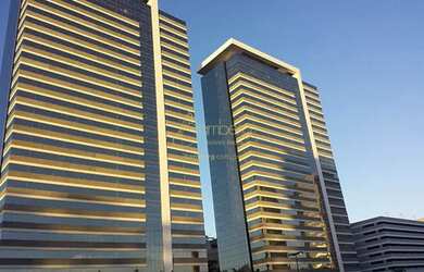 Imagem: O depósito possui 5 Vagas na garagem e 958m² de Área e está