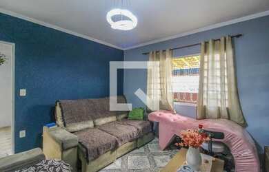 Imagem: A casa possui 2 Dormitórios, 2 Banheiros, 3 Vagas na garagem