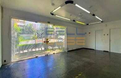 Imagem: A casa possui 4 Dormitórios, 5 Banheiros, 2 Vagas na garagem