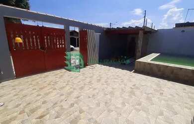 Imagem: A casa possui 2 Dormitórios, 1 Banheiro, 2 Vagas na garagem