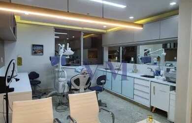 Imagem: O depósito possui 1 Vaga na garagem, 33m² de Área e está