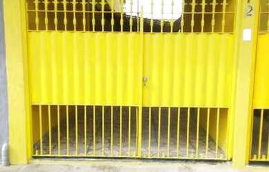 Imagem: A casa possui 2 Dormitórios, 1 Banheiro, 2 Vagas na garagem