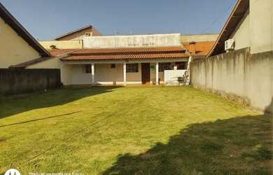 Imagem: A casa possui 1 Dormitório, 1 Banheiro, 60m² de Área e está