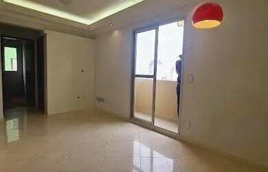 Imagem: O apartamento possui 2 Dormitórios, 1 Banheiro, 2 Vagas na