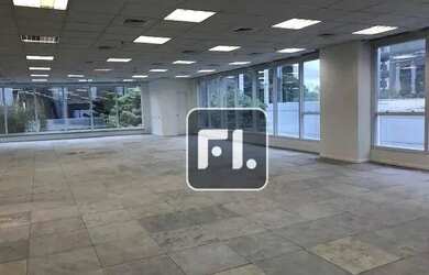 Imagem: O depósito possui 5 Vagas na garagem e 253m² de Área e está