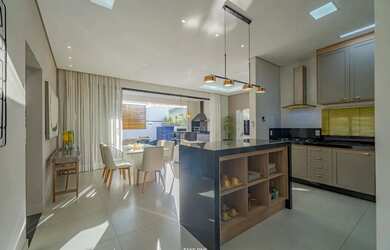 Imagem 7: Casa no condomínio Villa Romana para venda com 3 quartos, sendo 3 suítes...