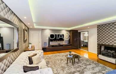 Imagem: O apartamento possui 4 Dormitórios, 5 Banheiros, 3 Vagas na