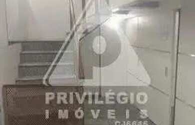 Imagem: O depósito possui 1 Vaga na garagem, 40m² de Área e está