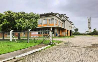 Imagem: O depósito possui 5 Vagas na garagem, 3.707m² de Área e