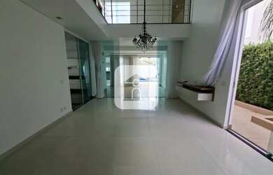 Imagem: A casa em condomínio possui 3 Dormitórios, 3 Banheiros, 2