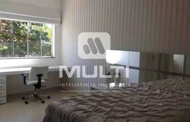 Imagem 13: Casa - JARDIM KARAIBA. Piscina, Ar-condicionado, Guarda roupae366m² de...