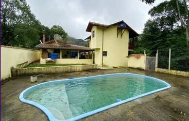 Imagem 5: Casa. Piscina, Churrasqueira, Varandae1 Vaga na garagem