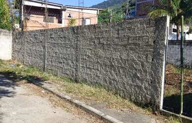 Imagem: O terreno possui 240m² de Área e está localizado em Campo