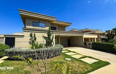 Imagem: A casa em condomínio para alugar possui 3 Dormitórios, 5 Banheiros