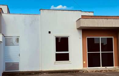 Imagem: A casa em condomínio possui 2 Dormitórios, 2 Banheiros, Imóvel