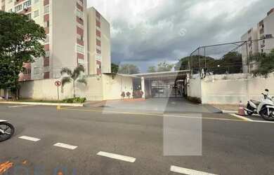 Imagem: O apartamento possui 3 Dormitórios, 1 Banheiro, 1 Vaga na garagem