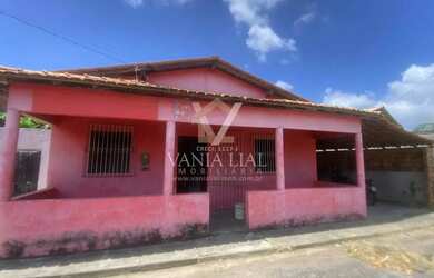 Imagem: A casa possui 3 Dormitórios, 1 Banheiro, 132m² de Área e