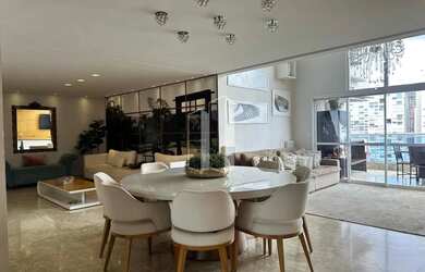 Imagem: O apartamento possui 3 Dormitórios, 5 Banheiros, 3 Vagas na