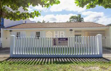 Imagem 2: Casa com 07 dormitórios em Caiobá e amplo terreno