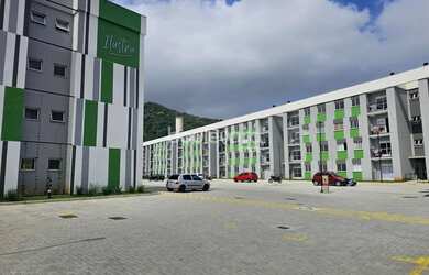 Imagem: O apartamento possui 2 Dormitórios, 1 Banheiro, 1 Vaga na garagem