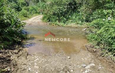 Imagem: A casa possui 2 Dormitórios, 2 Banheiros, 2 Vagas na garagem