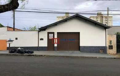 Imagem: A casa possui 2 Dormitórios, 1 Banheiro, 2 Vagas na garagem