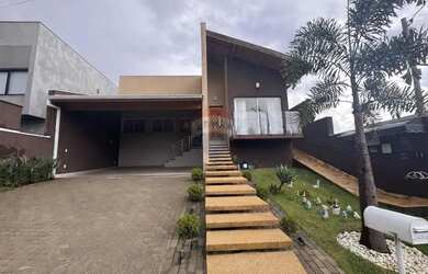 Imagem: A casa em condomínio possui 2 Dormitórios, 3 Banheiros, 2