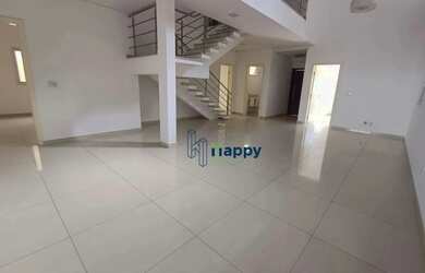 Imagem: A casa em condomínio possui 4 Dormitórios, 5 Banheiros, 4