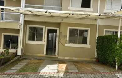 Imagem: A casa em condomínio possui 3 Dormitórios, 2 Banheiros, 2