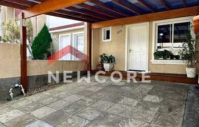 Imagem: A casa em condomínio possui 2 Dormitórios, 2 Banheiros, 2