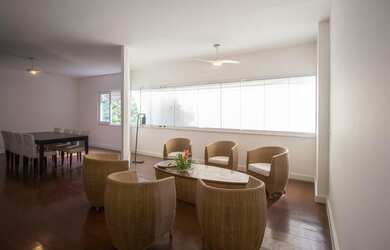 Imagem: O apartamento possui 4 Dormitórios, 4 Banheiros, 2 Vagas na