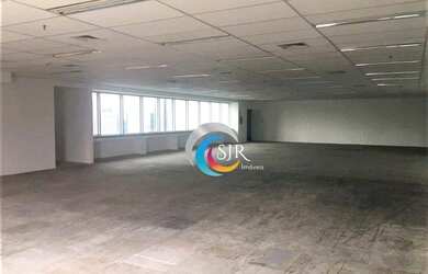 Imagem: O depósito possui 5 Vagas na garagem, 513m² de Área e está