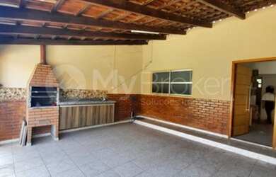 Imagem: A casa em condomínio possui 2 Dormitórios, 2 Banheiros, 2