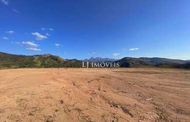 Imagem: O terreno possui 3590m² de Área e está localizado em Pedro