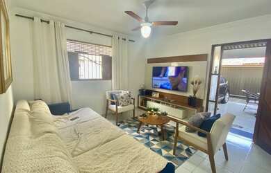 Imagem: A casa possui 3 Dormitórios, 2 Banheiros, 1 Vaga na garagem