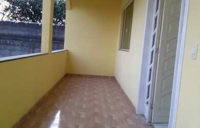 Imagem: A casa possui 3 Dormitórios, 2 Banheiros, 5 Vagas na garagem