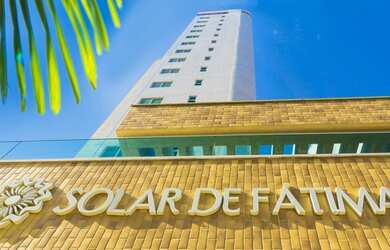 Imagem: O apartamento possui 3 Dormitórios, 1 Banheiro, 2 Vagas na