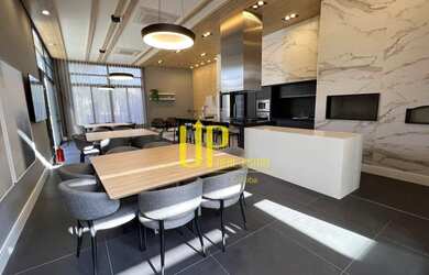 Imagem: O apartamento possui 3 Dormitórios, 2 Banheiros, 2 Vagas na