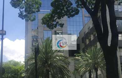 Imagem: O depósito possui 5 Vagas na garagem, 408m² de Área e está