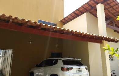 Imagem: A casa possui 4 Dormitórios, 5 Banheiros, 5 Vagas na garagem